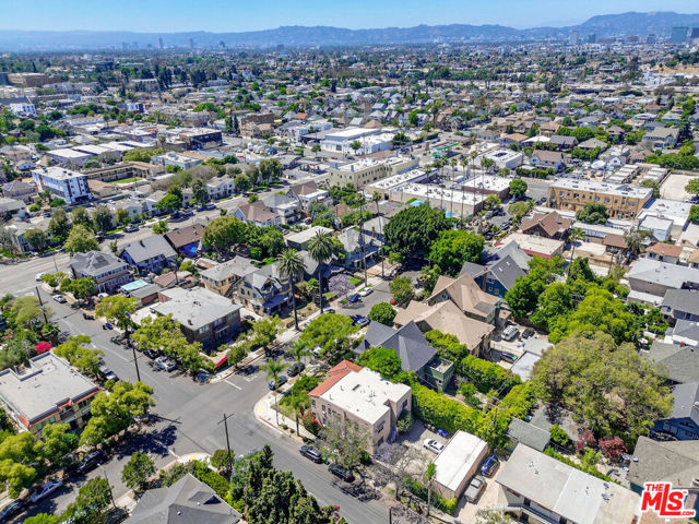 2656 Kenwood Avenue, Los Angeles CA: https://media.crmls.org/mediaz/741db85a-82eb-44ec-9e2b-ebf6ee834968.jpg