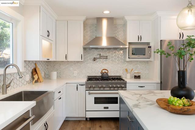 298 Elysian Fields DR, Oakland CA: https://media.crmls.org/mediaz/741dc917-5729-44c1-a7dd-07c5f69db1b1.jpg