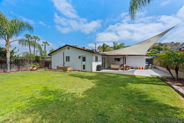 9126 Heatherdale St, Santee CA: https://media.crmls.org/mediaz/741de427-0d95-4f82-ac06-b6fcdb24910f.jpg