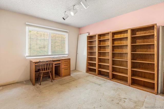12313 Winter Gardens Dr, Lakeside CA: https://media.crmls.org/mediaz/741ec436-a042-404d-8e63-419720dd324e.jpg