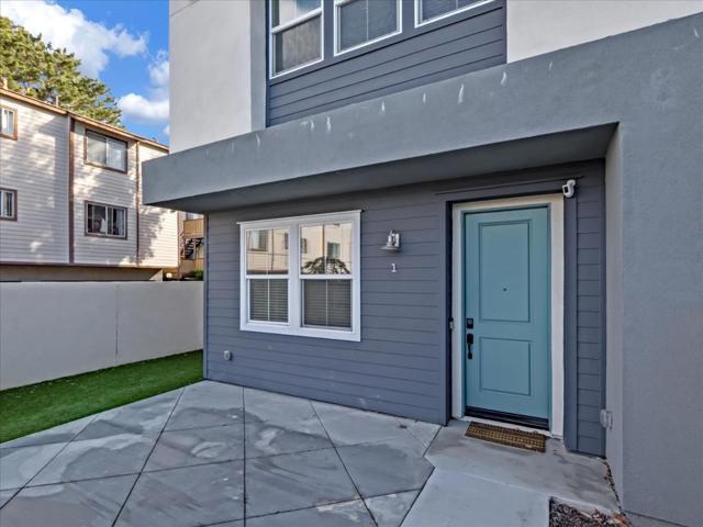 1452 N Harbor Boulevard, Santa Ana CA: https://media.crmls.org/mediaz/741ecf70-949d-4c77-ad0a-c5bafd56bf77.jpg