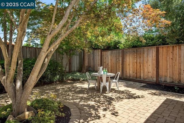 1245 Rimer Dr, Moraga CA: https://media.crmls.org/mediaz/741ed0bd-3e75-4f18-b633-507de5bb91e5.jpg