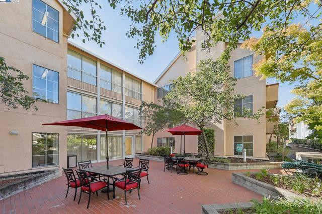 Image 31 of 40 For 22530 3rd St  107