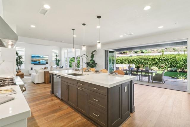 Detail Gallery Image 10 of 33 For 665 Sea Ridge Ct, Encinitas,  CA 92024 - 4 Beds | 3/1 Baths