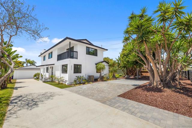 2537 Davis Ave, Carlsbad CA: https://media.crmls.org/mediaz/74206ff8-e53d-42b6-bed7-200c9eeeee8a.jpg