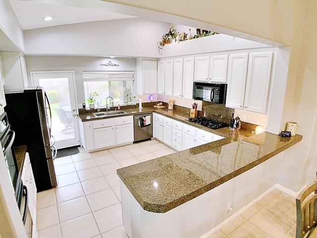 45120 Eagle Crest Court, Indio CA: https://media.crmls.org/mediaz/7420e4c6-9ca7-4ada-8731-15fa44f6c1db.jpg
