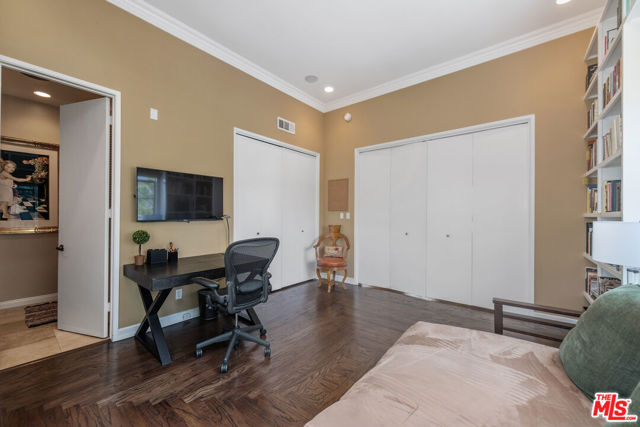 100 S Wetherly Drive, Los Angeles CA: https://media.crmls.org/mediaz/7420fa33-bf5d-4e3a-837e-885f89650e65.jpg