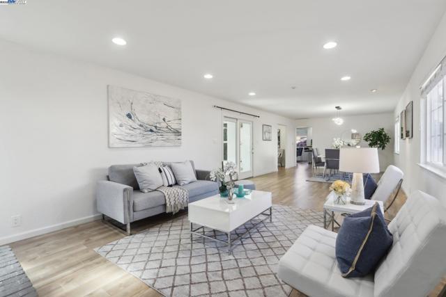 Image 9 of 53 For 5238 Brophy Dr