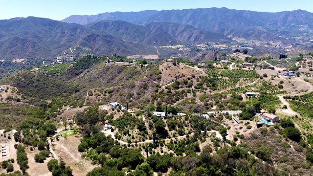 39182 Daily Road, Fallbrook CA: https://media.crmls.org/mediaz/7422df00-811f-405c-8094-c6c112a82a61.jpg