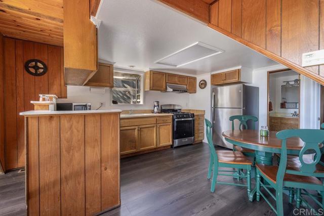 Detail Gallery Image 13 of 40 For 31450 Oceanview Drive, Running Springs,  CA 92382 - 3 Beds | 2 Baths