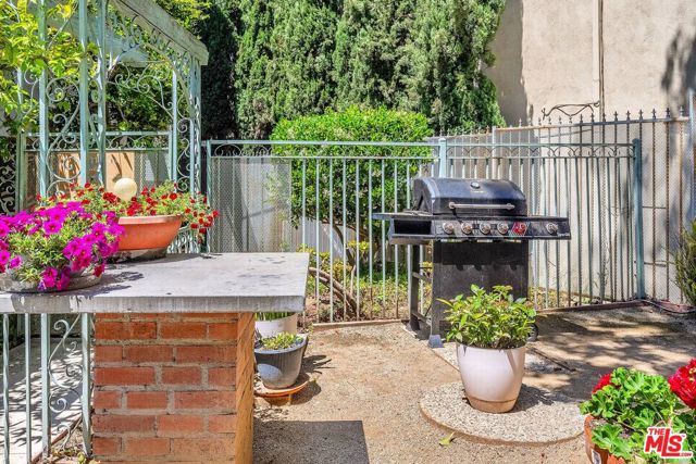 11965 Gorham Avenue, Los Angeles CA: https://media.crmls.org/mediaz/7423342e-7303-4a8a-9f5f-c33d5e2f9a5d.jpg