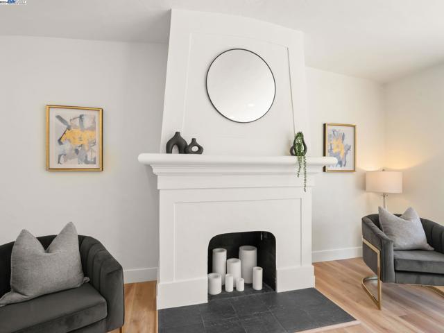 Image 6 of 44 For 2370 Francisco St