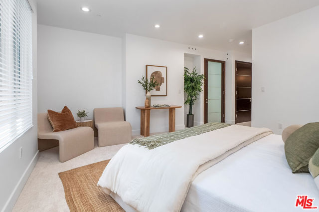 1318 S Roxbury Drive, Los Angeles CA: https://media.crmls.org/mediaz/74239df9-eda7-4232-adcc-ba17e92d181d.jpg