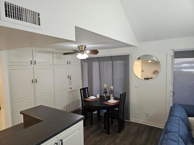 23821 Green Haven Lane, Ramona CA: https://media.crmls.org/mediaz/7424464e-d04e-4062-bb97-528df3bfd449.jpg