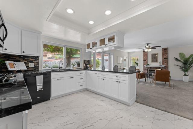 Detail Gallery Image 13 of 57 For 939 Chablis Ln, Vista,  CA 92083 - 4 Beds | 3 Baths