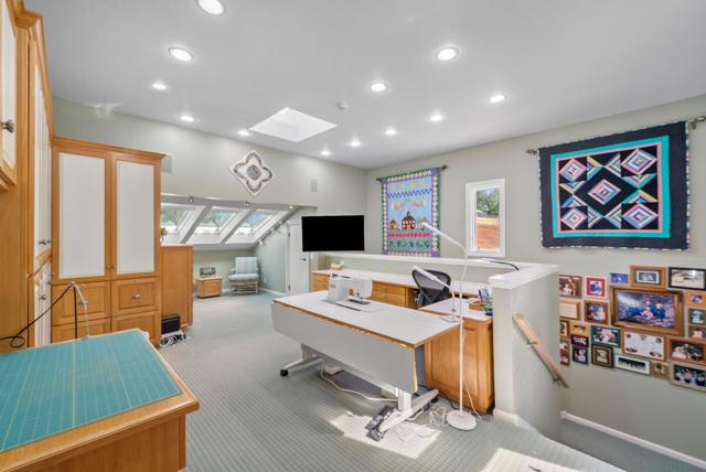 21106 Brush Road, Los Gatos CA: https://media.crmls.org/mediaz/742484af-03dd-4454-9dea-483f4eef0630.jpg