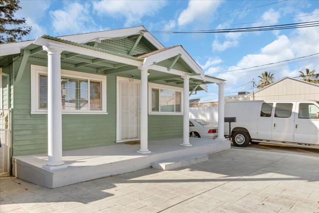 323 Rutland, San Jose CA: https://media.crmls.org/mediaz/74248679-4db6-46d5-a6c0-b97a195be876.jpg