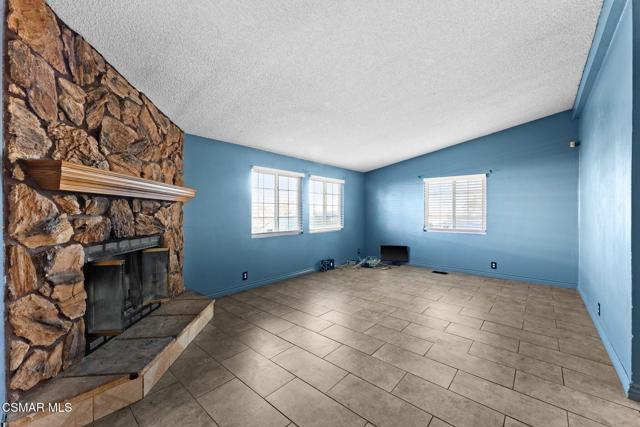 19036 Janine Street, Adelanto CA: https://media.crmls.org/mediaz/74253042-b33d-4b2f-ae05-5dab3ccf01db.jpg