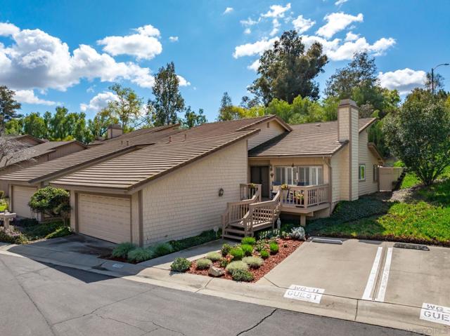 1833 Wintergreen Gln, Escondido CA: https://media.crmls.org/mediaz/74257069-fc46-4a66-ba6a-a56acc82eb5a.jpg