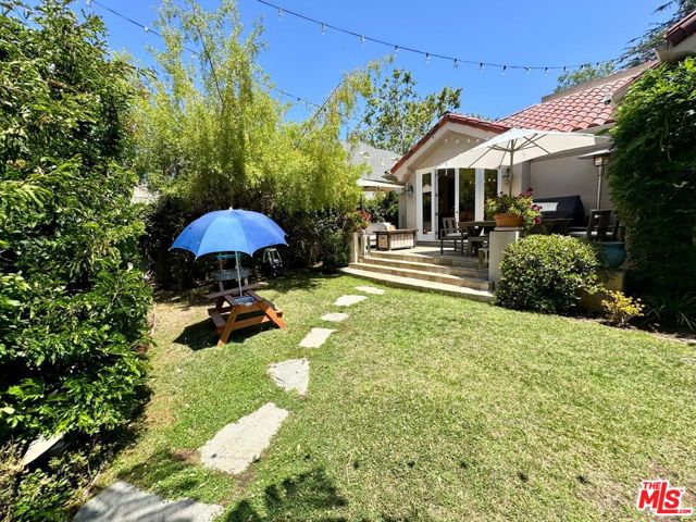 328 15th Street, Santa Monica CA: https://media.crmls.org/mediaz/7425df59-da56-4d34-b3b4-103ea8642174.jpg