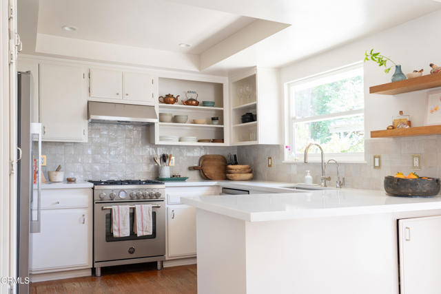 202 N. Fulton Street, Ojai CA: https://media.crmls.org/mediaz/7426265e-8554-403f-8db6-e7ce1399125b.jpg