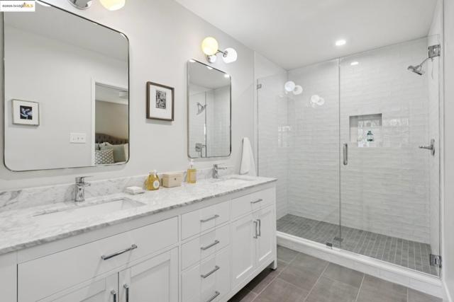 2250 Bywood Dr, Oakland CA: https://media.crmls.org/mediaz/7427351d-8a9e-4972-859a-1dbb9fdb8e1a.jpg