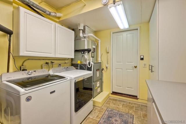 Image 21 of 44 For 10670 Canyon Lake Dr