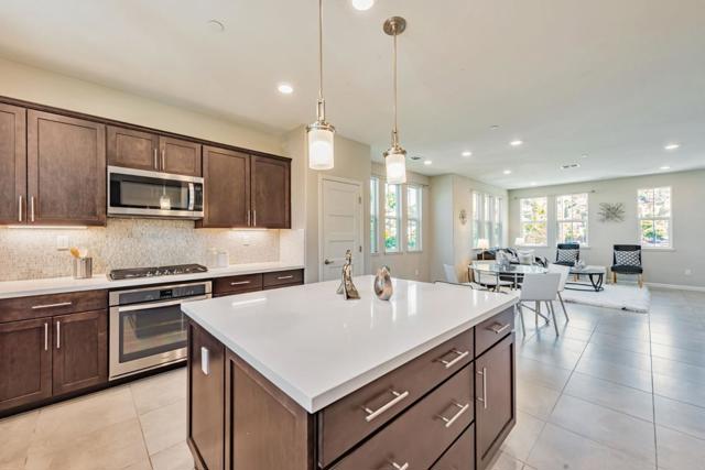 25899 Dollar Street, Hayward CA: https://media.crmls.org/mediaz/742786be-dfea-49c7-93c1-281c8e94f9d3.jpg