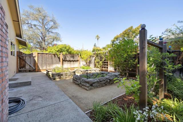 1 Hampton Court, Los Altos CA: https://media.crmls.org/mediaz/7427c315-b7b5-4c6e-a512-8d2d19854c1b.jpg