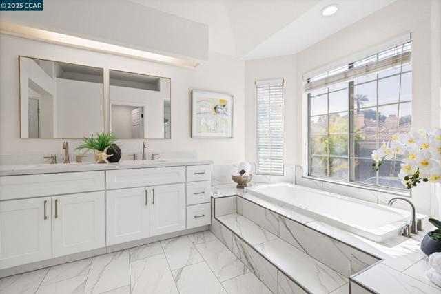 122 Cortona Dr, San Ramon CA: https://media.crmls.org/mediaz/74281af1-8c6a-4912-a5fe-eac04d0684e1.jpg