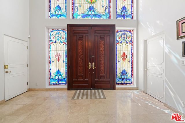 15656 Crownridge Place, Sherman Oaks CA: https://media.crmls.org/mediaz/74283bba-42d9-4fdb-a88a-242d2c7768af.jpg