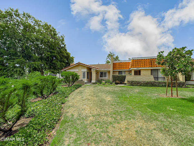 2829 Shoreview Circle, Westlake Village CA: https://media.crmls.org/mediaz/742858f3-63ff-44c4-a53d-20c124399f0d.jpg