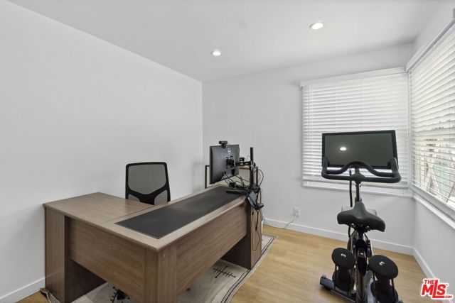 4723 Autry Avenue, Long Beach CA: https://media.crmls.org/mediaz/742873a2-4e1d-4dcf-85e9-1eb8baddba0b.jpg