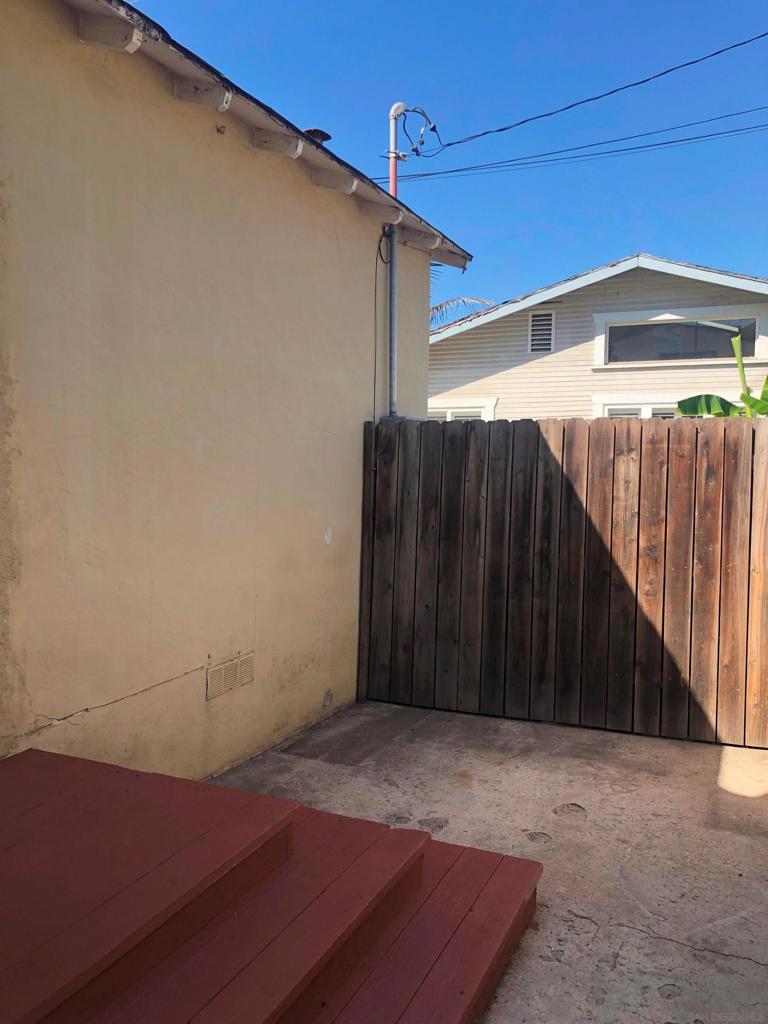 4072 Meade Ave - photo 10