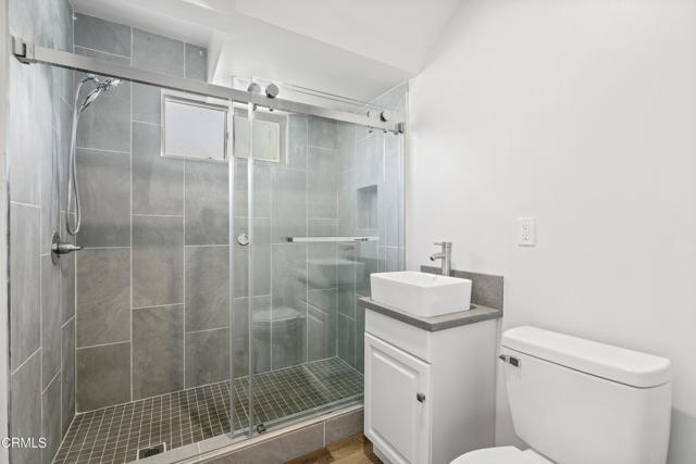 300 E Alhambra Road, Alhambra CA: https://media.crmls.org/mediaz/7428e88a-8080-4e75-a272-d20d477cb79d.jpg