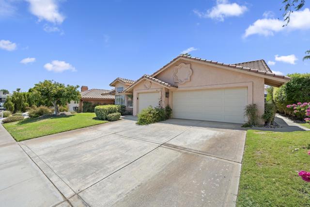 77469 Evening Star Circle, Indian Wells CA: https://media.crmls.org/mediaz/7428e9b6-6d6f-4a3a-b2bc-ef85100fcd18.jpg