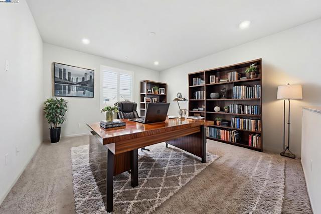 4158 Markovich Ct, Richmond CA: https://media.crmls.org/mediaz/7428f603-18d2-4f7c-8872-25864fb9c18a.jpg