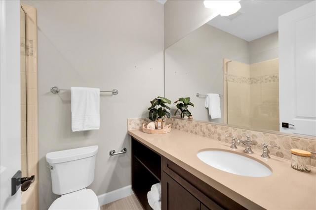 55120 Autumn Valley Court, La Quinta CA: https://media.crmls.org/mediaz/7428f6bf-871f-4b6a-b43d-a9e222b90123.jpg