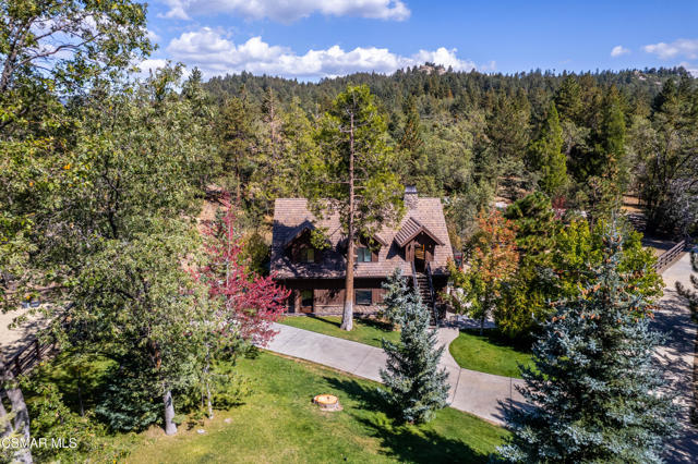 32310 Hummingbird Court, Running Springs CA: https://media.crmls.org/mediaz/7429377d-e0d3-4ab8-aeac-41f7c9e6b04d.jpg