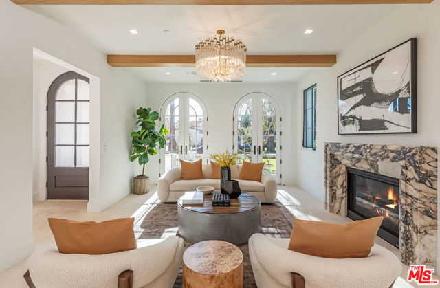 409 21st Street, Santa Monica CA: https://media.crmls.org/mediaz/742991c6-dad6-436c-81cc-d1a9b4efd960.jpg