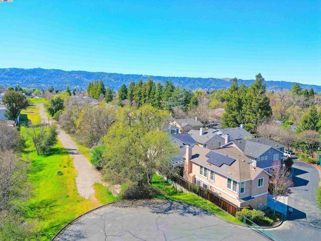 4189 Tessa Pl, Pleasanton CA: https://media.crmls.org/mediaz/7429f513-4037-4d19-bec6-609ae4df51f6.jpg