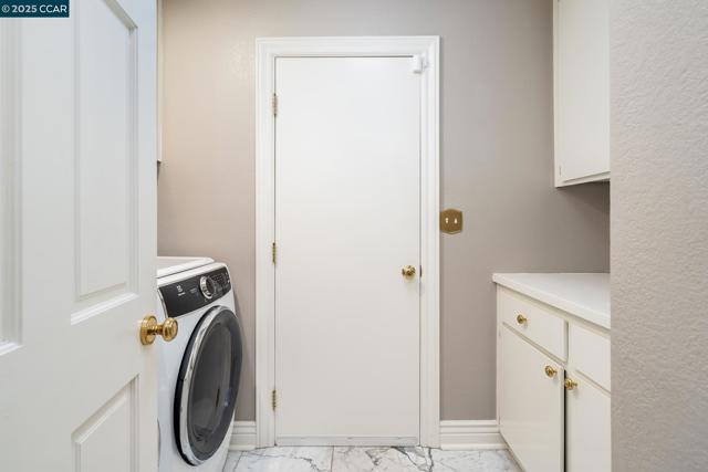 131 Shoshone Court, Danville CA: https://media.crmls.org/mediaz/742a86f7-f98e-468c-94e0-588023d1496d.jpg