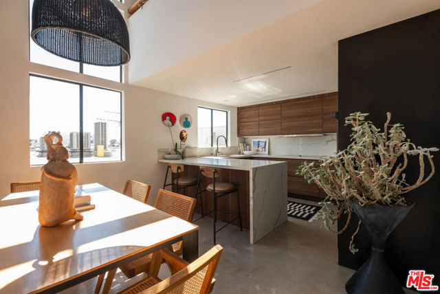 1814 Thayer Avenue, 5 photo 3