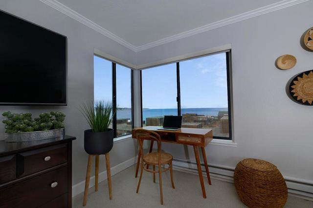 125 Surf Way, Monterey CA: https://media.crmls.org/mediaz/742ac589-3a29-41d1-acf0-e33c9cbe0719.jpg