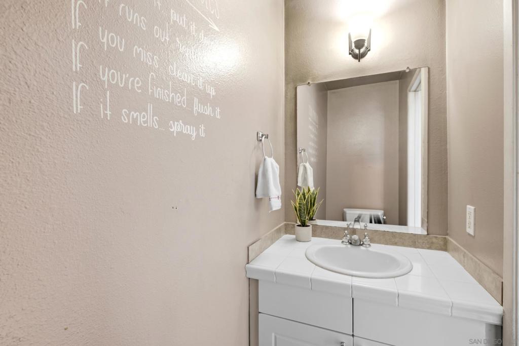 https://media.crmls.org/mediaz/742adc47-7ec3-44c7-9178-eee28cdbdcf5.jpg?preset=X-Large