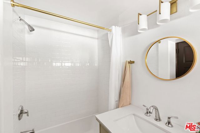 1508 N Beverly Glen Boulevard, Los Angeles CA: https://media.crmls.org/mediaz/742b7c8e-c1a3-4ef6-9689-237425b0ad76.jpg