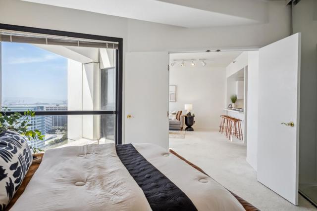 6363 Christie Avenue, Emeryville CA: https://media.crmls.org/mediaz/742bb22e-ede0-428c-a8b2-6ef67474f6e8.jpg