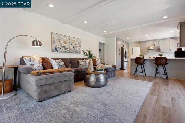 5179 Paul Scarlet Dr, Concord CA: https://media.crmls.org/mediaz/742c1832-0f2d-4e12-a222-eecfa0d20e7f.jpg