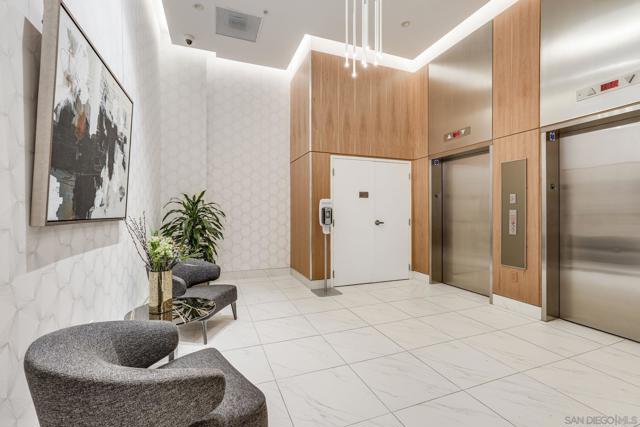 1262 Kettner Blvd, San Diego CA: https://media.crmls.org/mediaz/742c5cd1-0bce-4bd1-8c7d-bde5858777cc.jpg