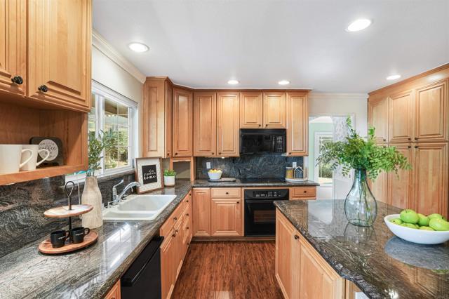 549 Eldorado Drive, Escondido CA: https://media.crmls.org/mediaz/742c9f2c-aeac-4443-8d1b-b43c36223109.jpg